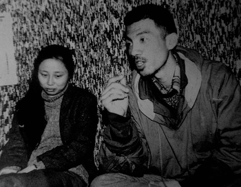 有关北京1989年2月5日《中国现代艺术展》“抢击作品”事态性的简要陈述。当然我所陈述的事实是选择性的，是有目的的，就是要使人们更注意这些事态的事实。我们这一举动的原始目的就是要使事态来说明问题。